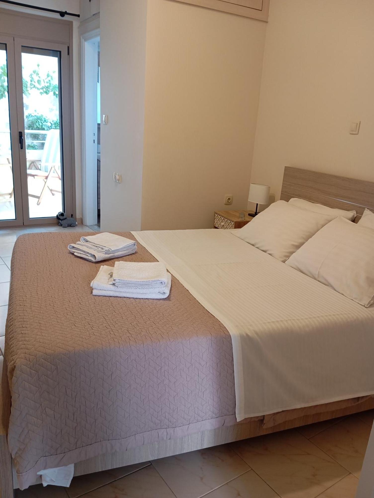 Zeta ' S House Apartment นาฟปาคตอส ภายนอก รูปภาพ